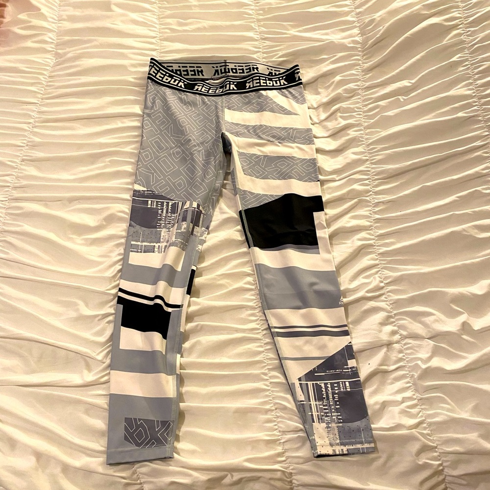 Reebok workout tights size large